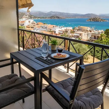Islet View *