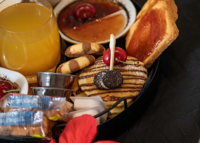 Islet View * טולון